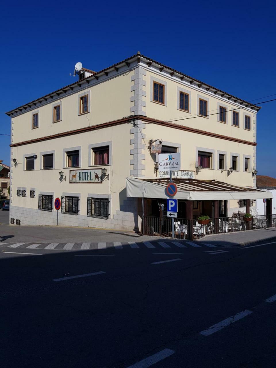 Hotel Carvajal Torrejon el Rubio Exterior photo