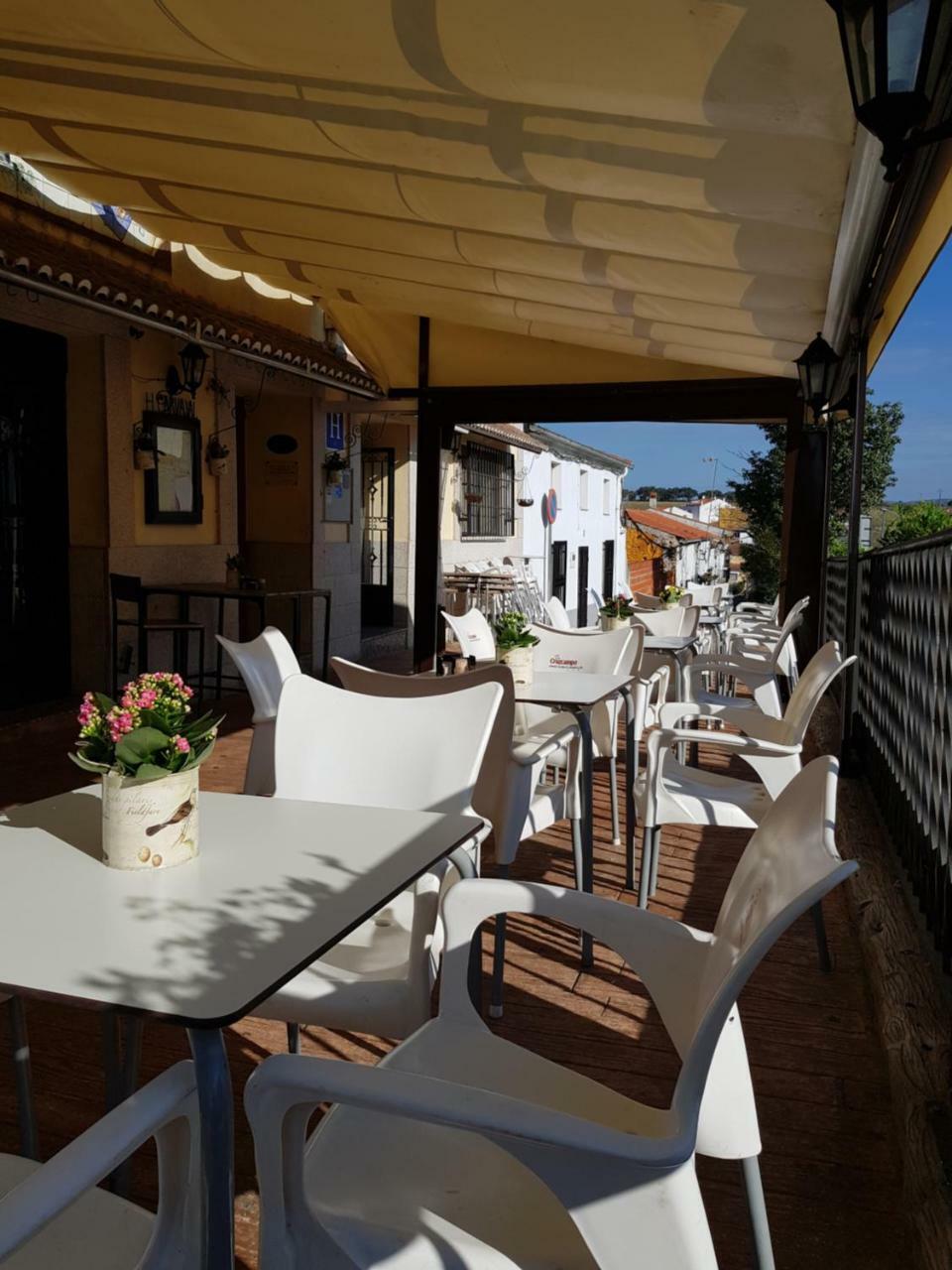 Hotel Carvajal Torrejon el Rubio Exterior photo